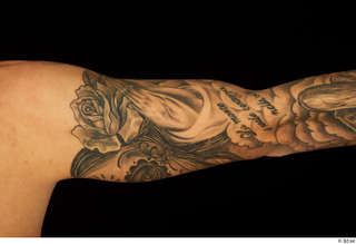 Claudio arm nude shoulder tattoo 0005.jpg